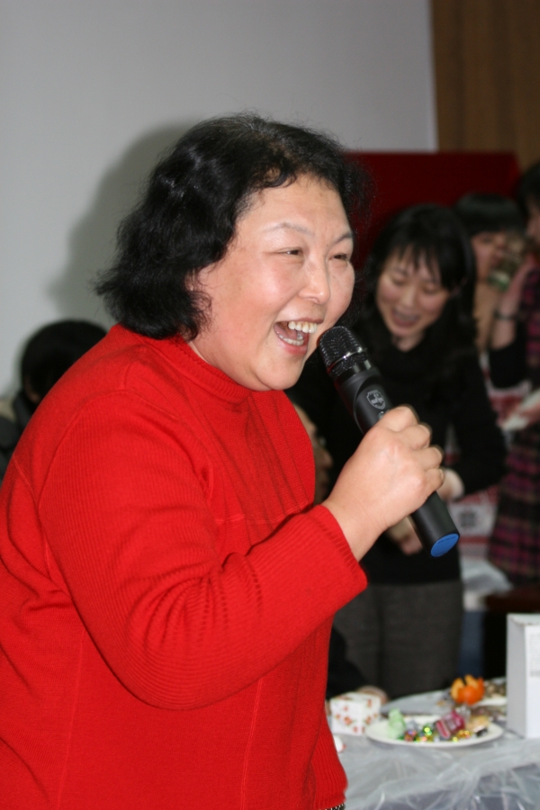 2010年迎新联欢会(梁新来副所长)