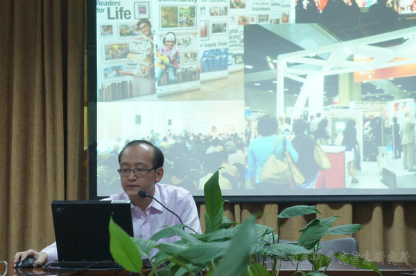 张涛博士介绍8月16日—23日赴新加坡参加国际图联（IFLA）大会的相关信息