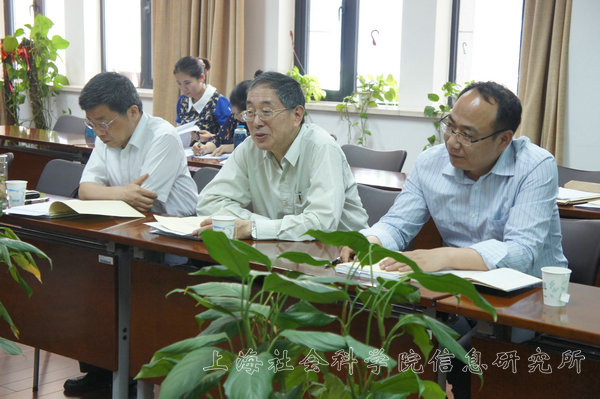 2014届硕士研究生完成学位论文答辩 